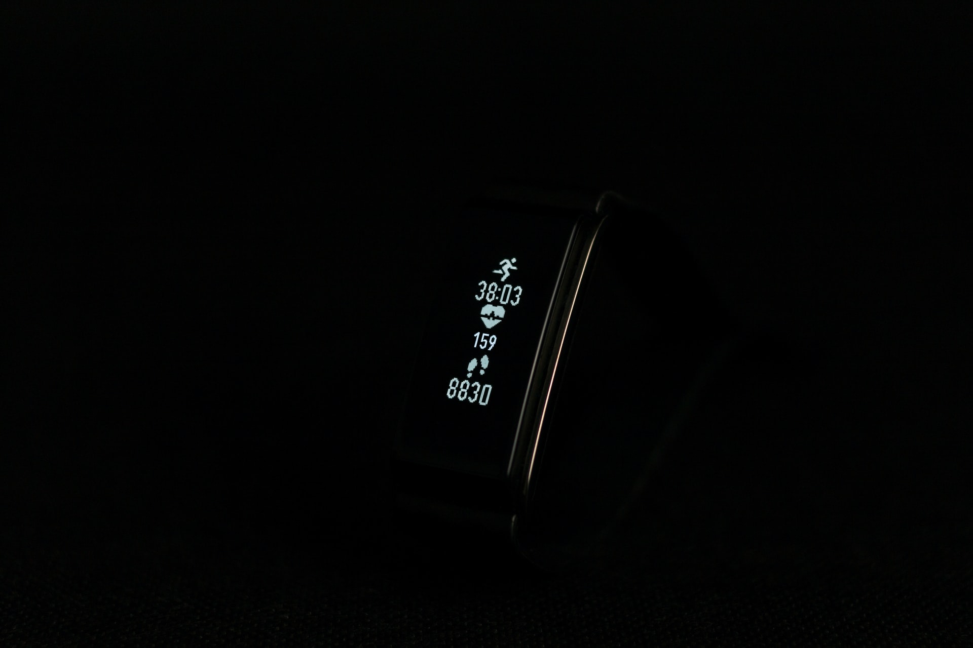 Activity and heartbeat monitor 