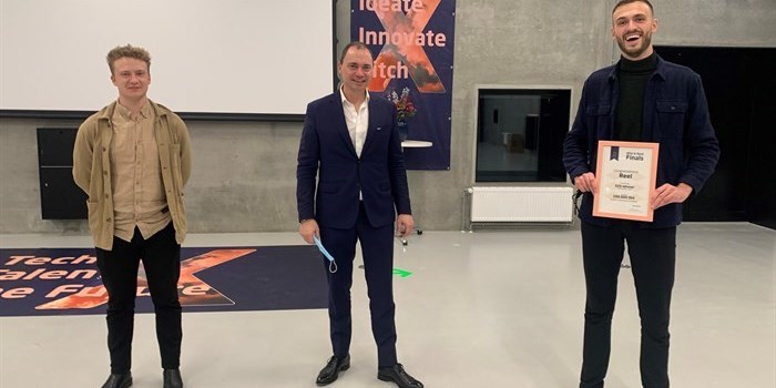 Winner of DTU X-Tech Autum 2020, Reel. From left Co-founder Christian Randløv Schmidt , former minister Tommy Ahlers (V), Co-founder Jon Sigvert.